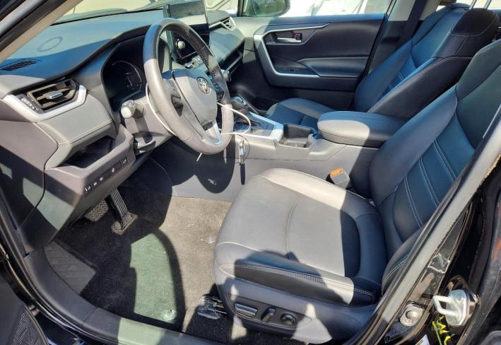 Salvage 2024 Toyota Rav4 Xle Premium in Черный