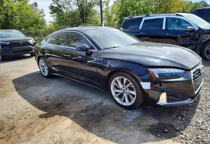 Salvage 2024 Audi A5  in Черный