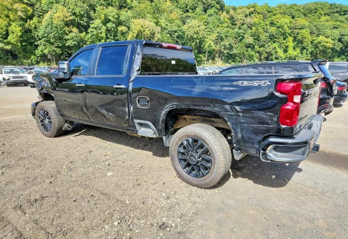 Salvage 2025 Chevrolet Silverado  in Черный