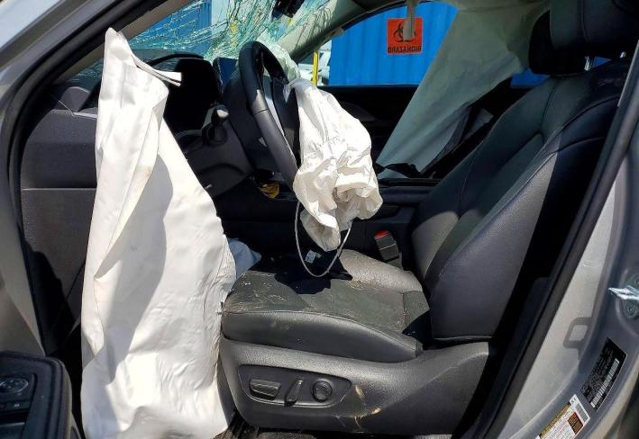 Salvage 2025 Toyota Grand Highlander  in Серебристый