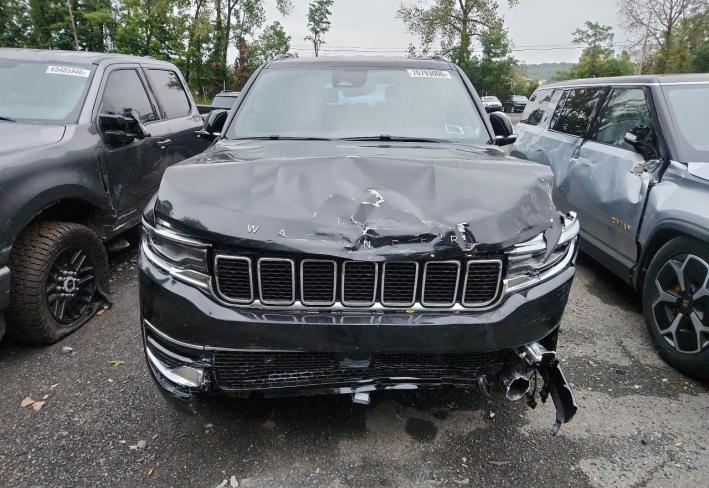 Salvage 2025 Jeep Wagoneer L  in Черный