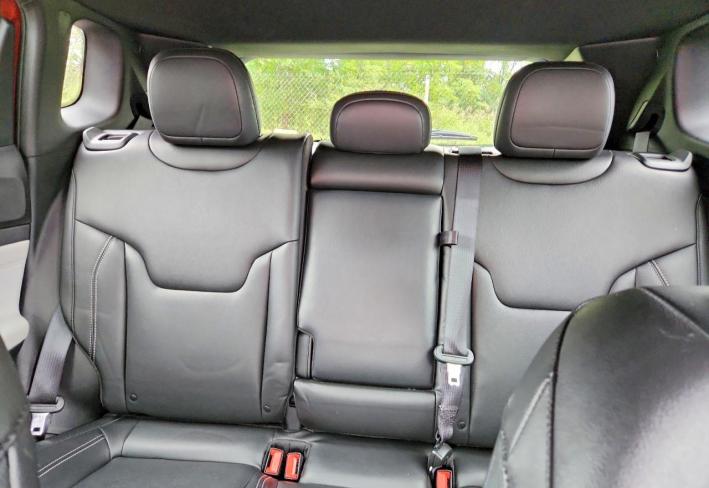Salvage 2025 Jeep Compass Limited in Бордовый