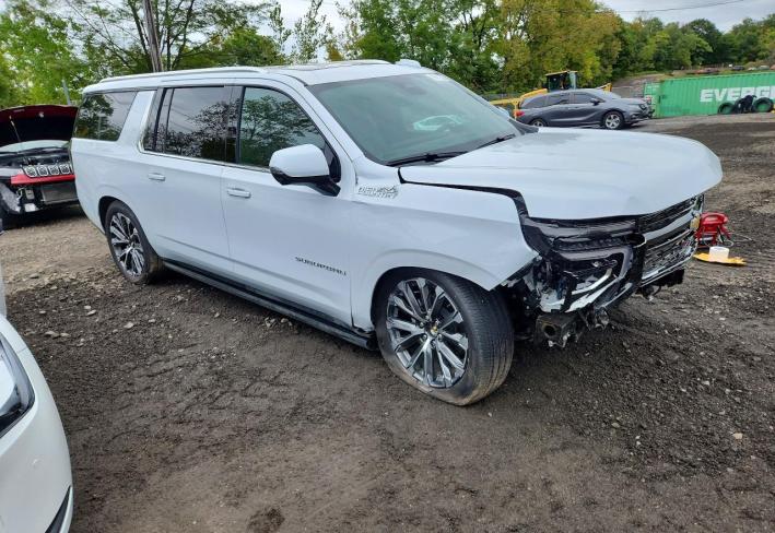 Salvage 2026 Chevrolet Suburban High Country in Белый