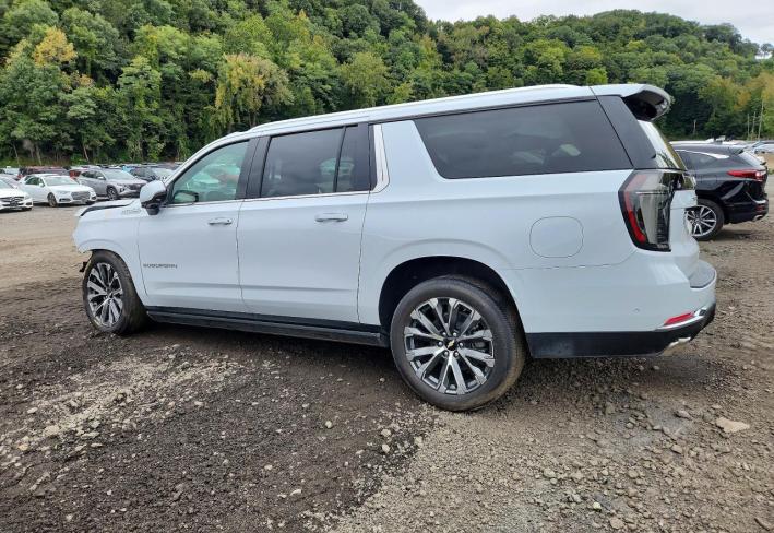 Salvage 2026 Chevrolet Suburban High Country in Белый