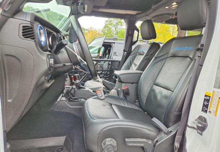 Salvage 2023 Jeep Wrangler Rubicon 4xe in Белый