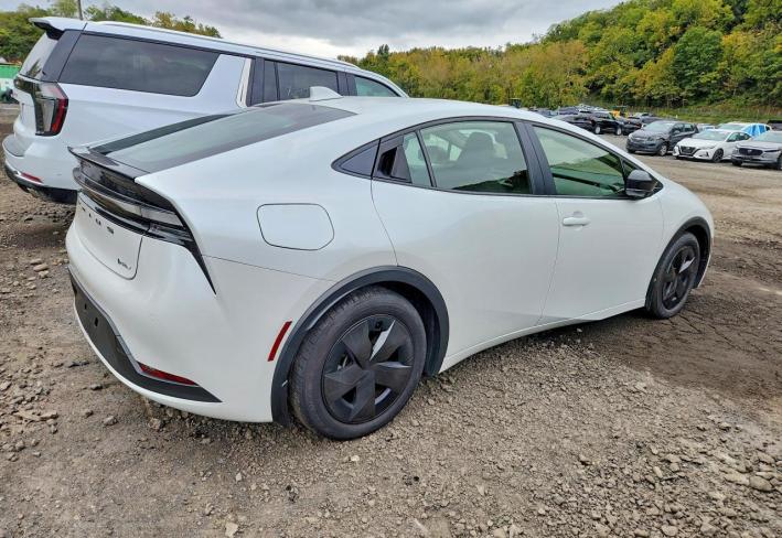 Salvage 2025 Toyota Prius Plug-in Hybrid Se in Белый