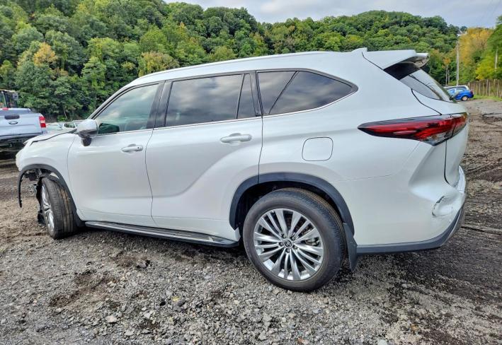 Salvage 2024 Toyota Highlander Platinum in Белый