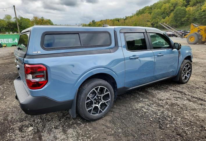 Salvage 2025 Ford Maverick Lariat in Серый