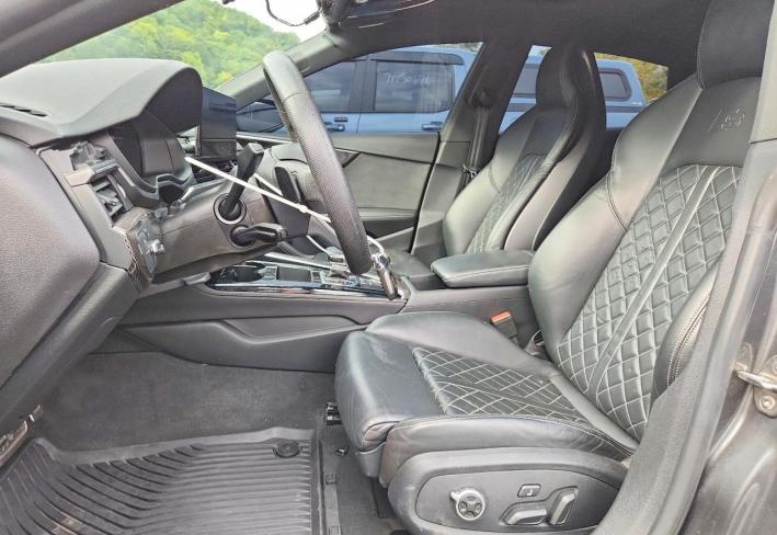 Salvage 2022 Audi S5 Premium Plus in Серый