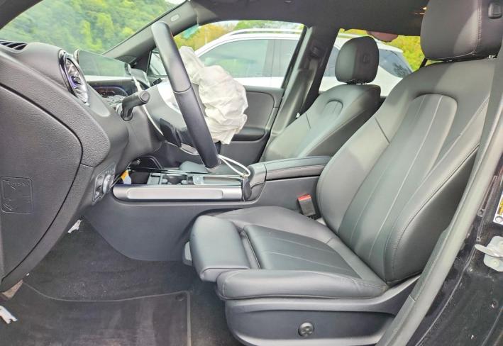 Salvage 2024 Mercedes-benz Glb 250 4matic in Черный