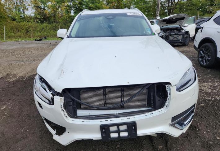 Salvage 2025 Volvo Xc90 Plus in Белый