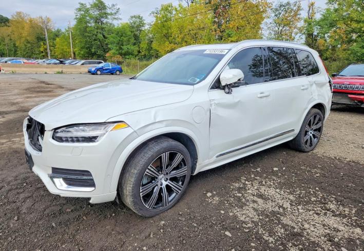 Salvage 2025 Volvo Xc90 Plus in Белый
