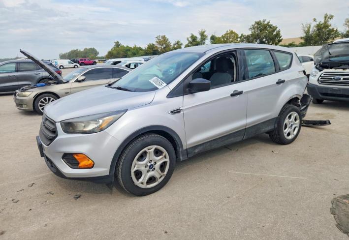 Salvage 2019 Ford Escape  in Gray