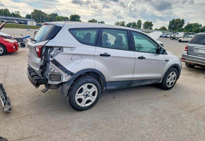 Salvage 2019 Ford Escape  in Gray