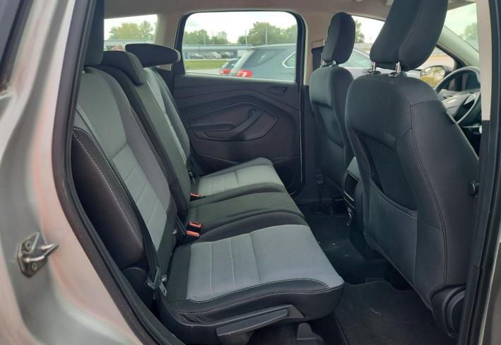 Salvage 2019 Ford Escape  in Gray