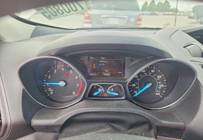 Salvage 2019 Ford Escape  in Gray