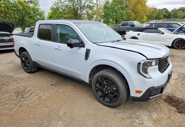 Salvage 2025 Ford Maverick Lariat in White