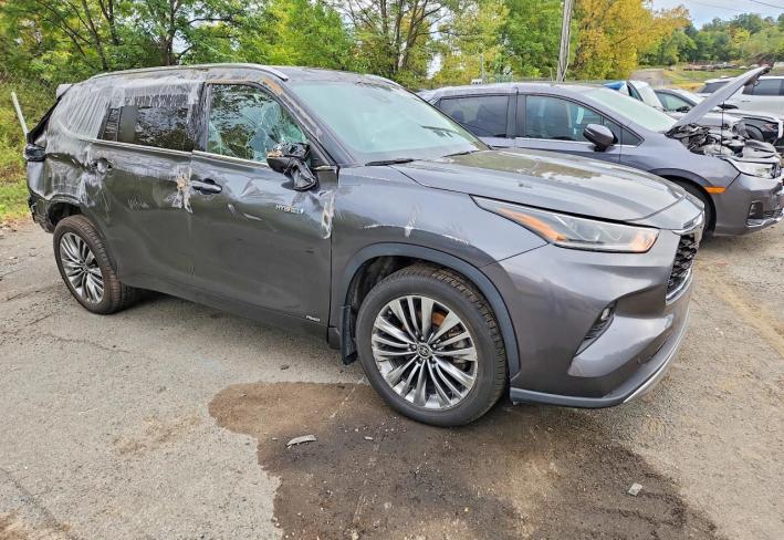 Salvage 2021 Toyota Highlander Hybrid Platinum in Gray