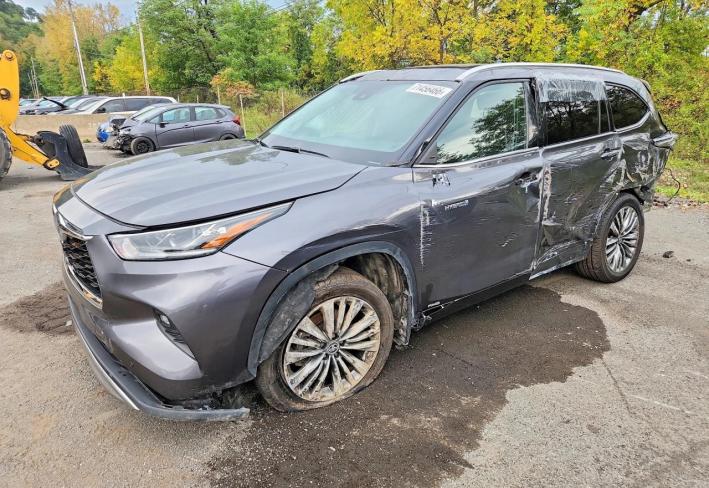 Salvage 2021 Toyota Highlander Hybrid Platinum in Gray