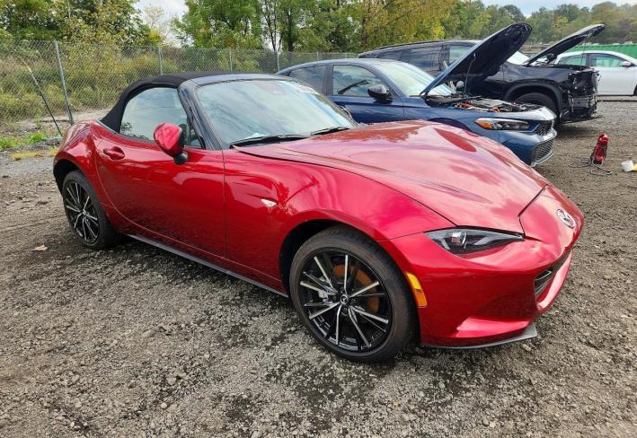 Salvage 2026 Mazda Mx-5  in Burgundy