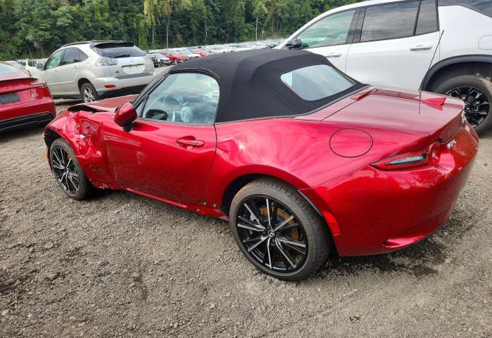 Salvage 2026 Mazda Mx-5  in Burgundy