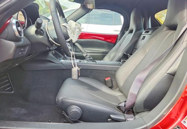 Salvage 2026 Mazda Mx-5  in Burgundy