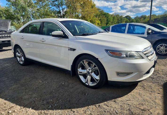 Salvage 2012 Ford Taurus Sho in White