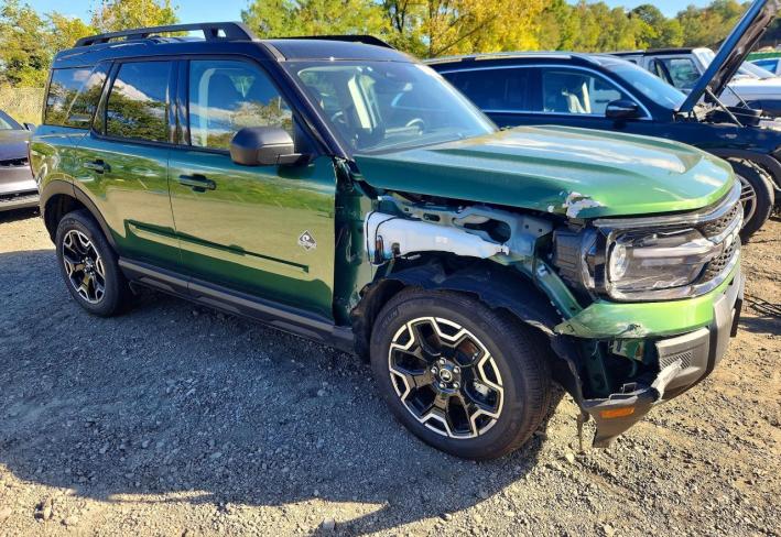 Salvage 2025 Ford Bronco Sport Outer Banks in Green