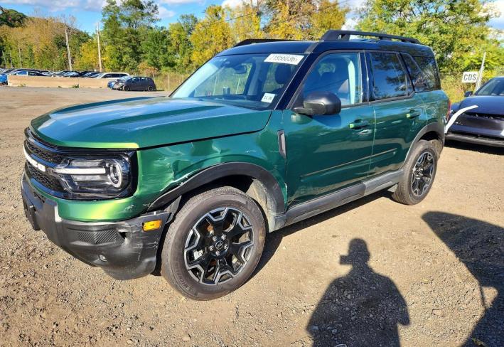Salvage 2025 Ford Bronco Sport Outer Banks in Green