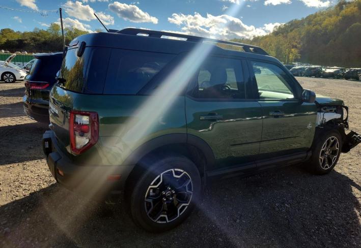 Salvage 2025 Ford Bronco Sport Outer Banks in Green