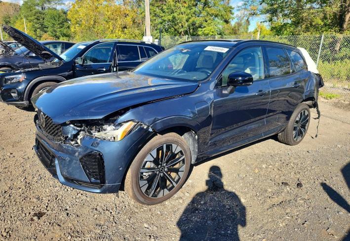 Salvage 2026 Volvo Xc60  in Blue