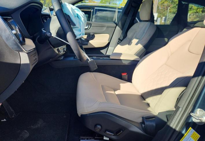 Salvage 2026 Volvo Xc60  in Blue