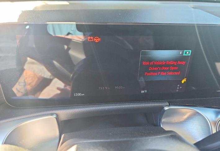 Salvage 2024 Mercedes-benz Glb 250 4matic in Black