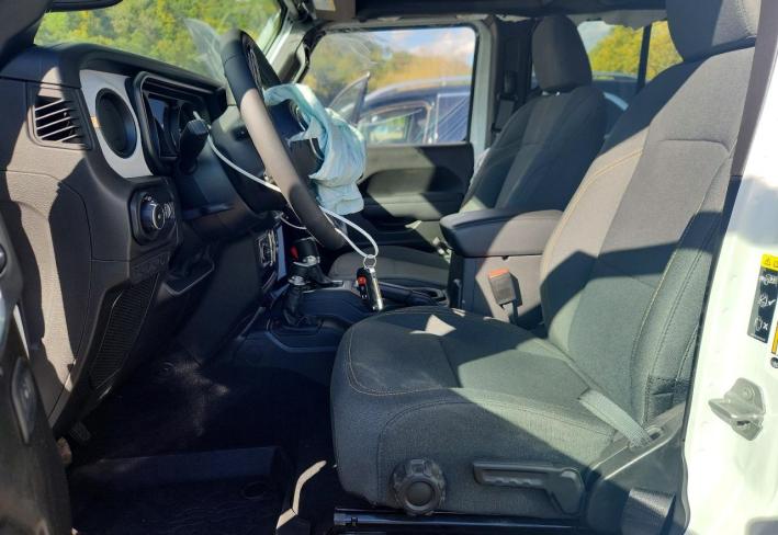 Salvage 2025 Jeep Wrangler  in White