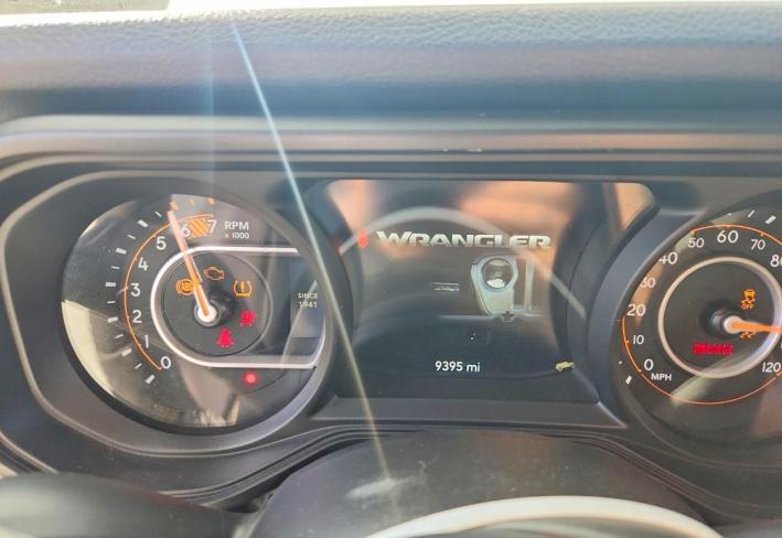 Salvage 2025 Jeep Wrangler  in White