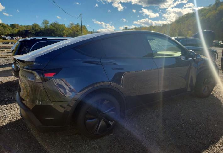 Salvage 2026 Tesla Model Y  in Gray