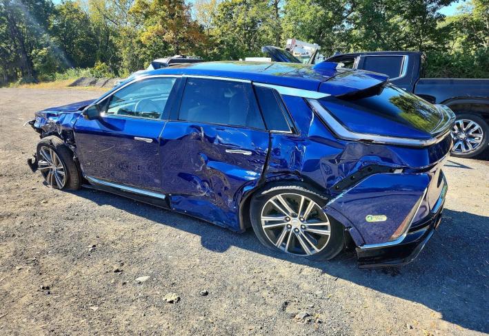 Salvage 2024 Cadillac Lyriq Luxury in Синий