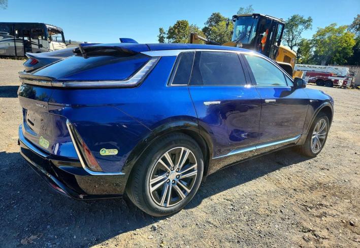 Salvage 2024 Cadillac Lyriq Luxury in Синий