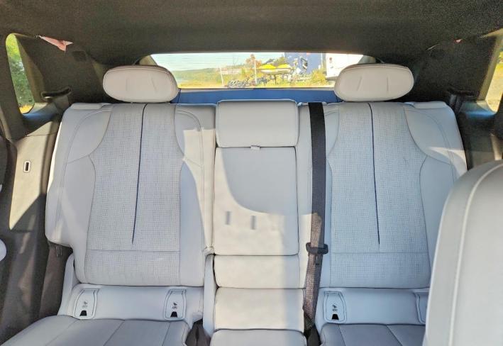 Salvage 2024 Cadillac Lyriq Luxury in Синий