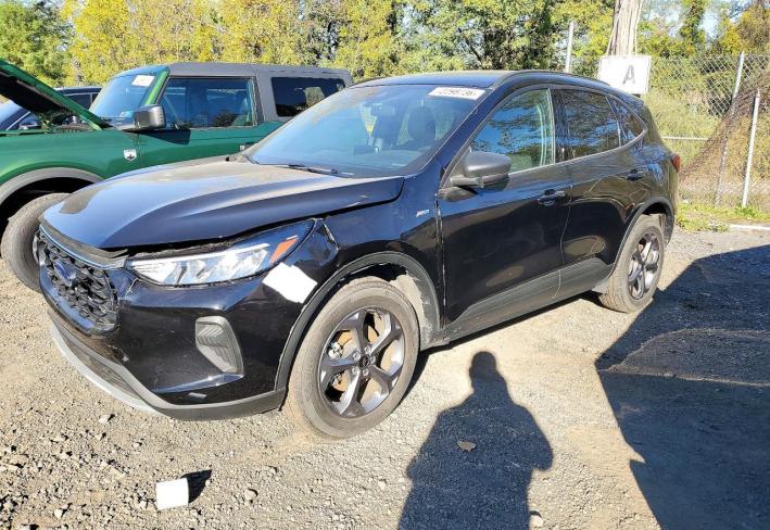 Salvage 2025 Ford Escape  in Black