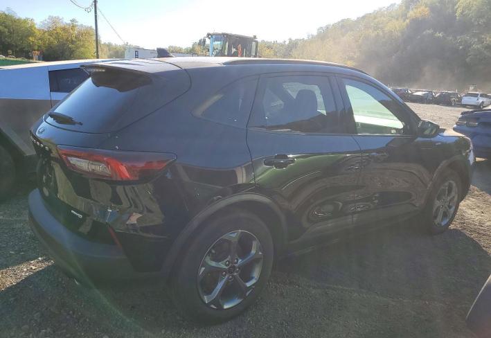 Salvage 2025 Ford Escape  in Black
