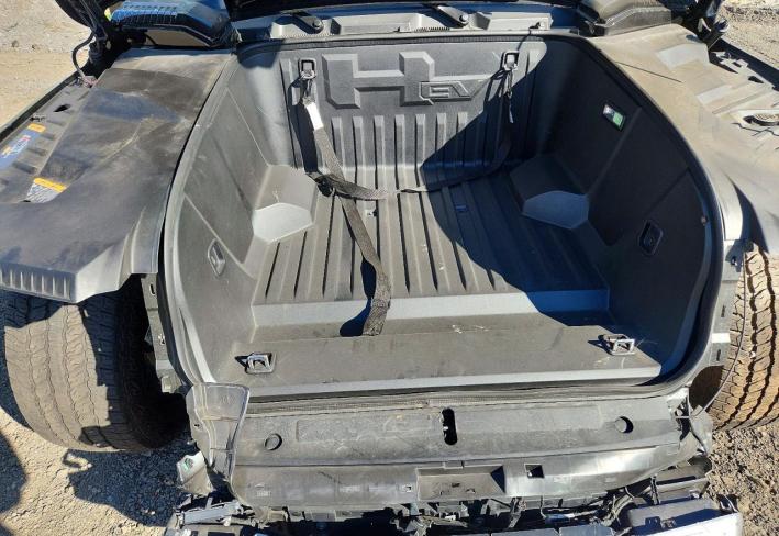 Salvage 2026 Gmc Hummer  in Черный
