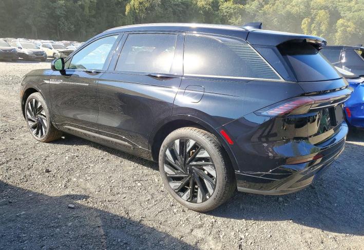 Salvage 2025 Lincoln Nautilus  in Черный