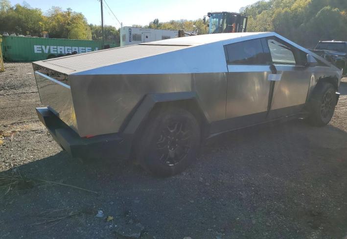 Salvage 2024 Tesla Cybertruck  in Серый