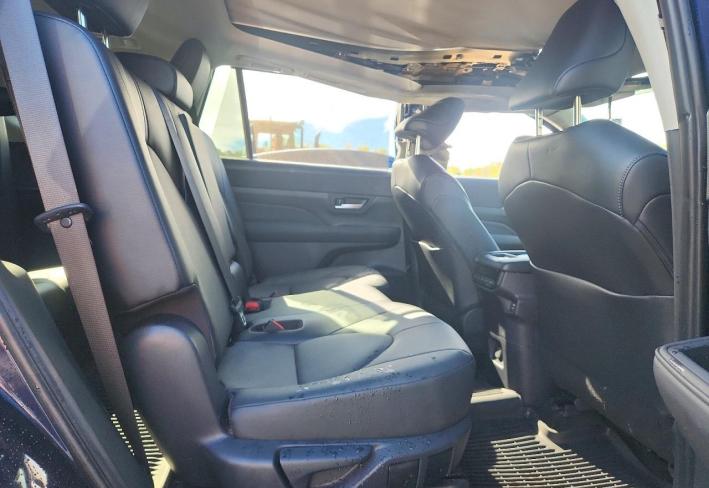 Salvage 2026 Toyota Grand Highlander Xle in Синий