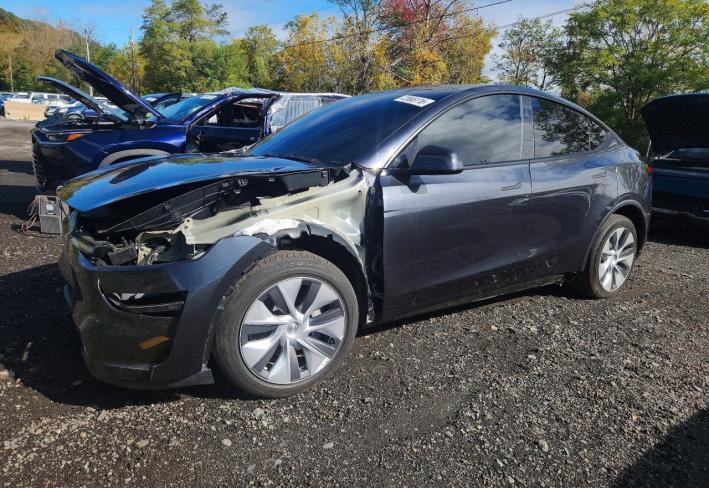 Salvage 2026 Tesla Model Y  in Gray