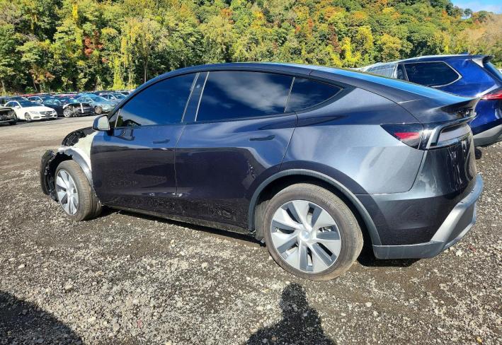Salvage 2026 Tesla Model Y  in Gray