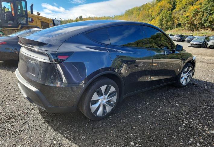 Salvage 2026 Tesla Model Y  in Gray