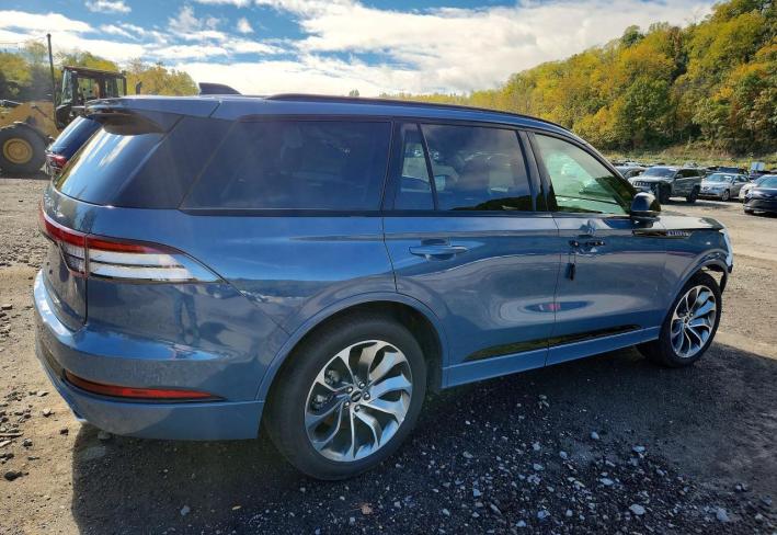 Salvage 2026 Lincoln Aviator  in Синий