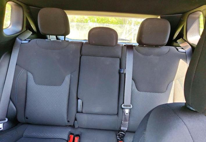 Salvage 2024 Jeep Compass Sport in Белый